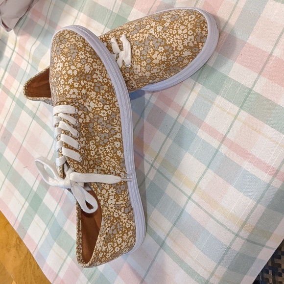 Casual Sneaker Ditsy Floral Tennis Shoe Women 10 New Universal Thread Minimalist - Picture 3 of 5